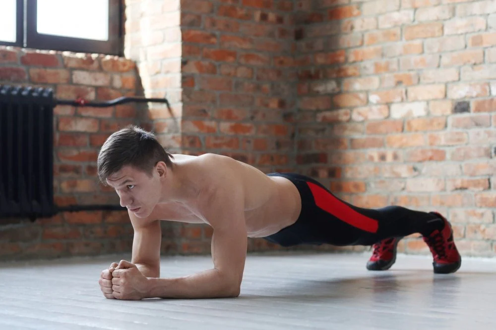 Tricep push-up with mountain climber