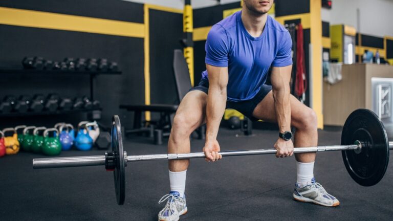 Sumo Deadlift là gì? Cách tập luyện hiệu quả cho Gymer