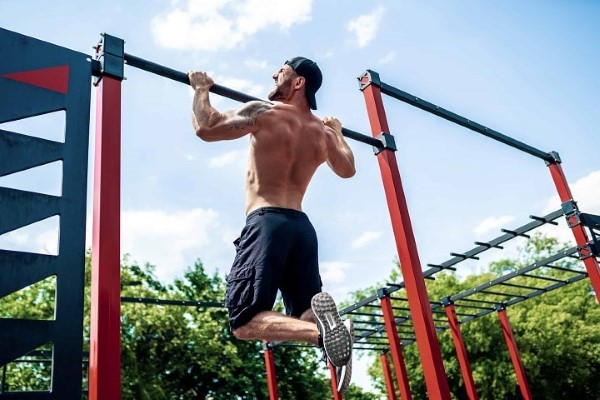 Vì sao bài tập đu xà tăng chiều cao hiệu quả