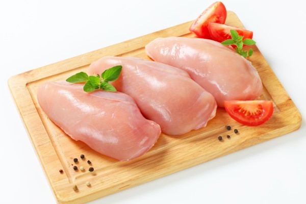 300g ức gà tác động đáng kể đến chế độ ăn giàu protein