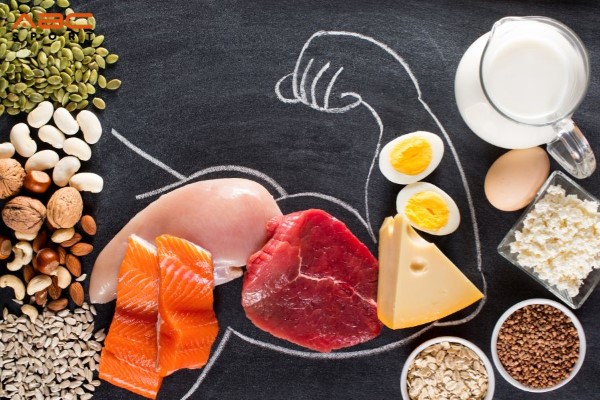 Nên ăn bao nhiêu protein mỗi ngày để tăng cơ và phục hồi sau tập luyện