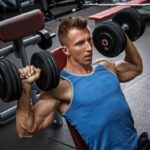 Các bài tập vai với tạ đơn hiệu quả giúp vai rộng, săn chắc