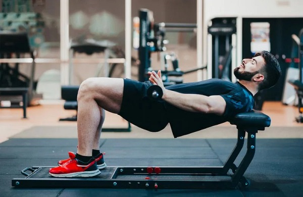Lịch tập mẫu phát triển cơ mông cho nam