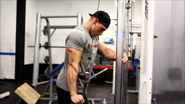 Single Arm Tricep Extension