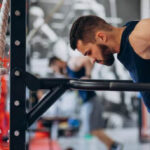 Bài tập xà kép giúp vai vạm vỡ mà Gymer không nên bỏ qua