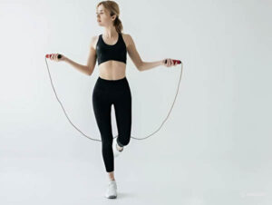 Nhảy dây có to chân không? Cách nhảy dây giúp chân săn chắc và thon gọn