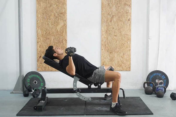 Incline Fly Press - Xòe tay trên ghế dốc
